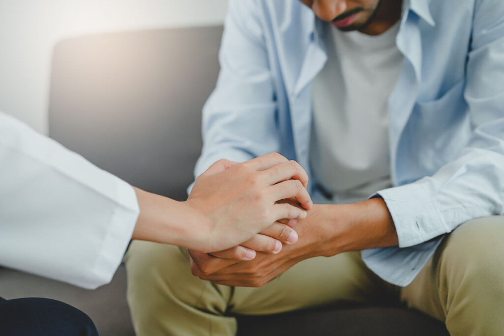 therapist explaining the devastating effects of the opioid epidemic in pennsylvania