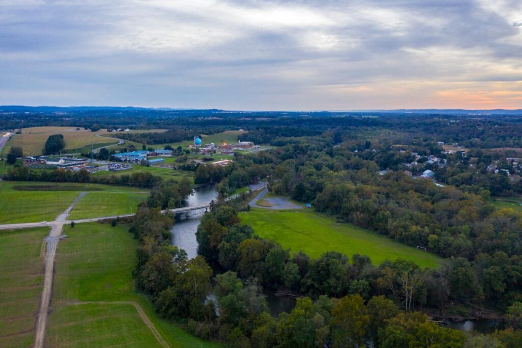 a picture of PA hillsides to represent a Hershey PA PTSD treatment program
