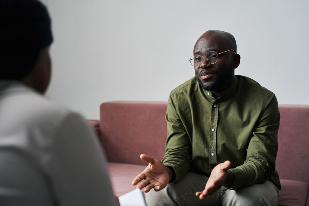 a patient talks to a therapist during a Harford County MD addiction treatment